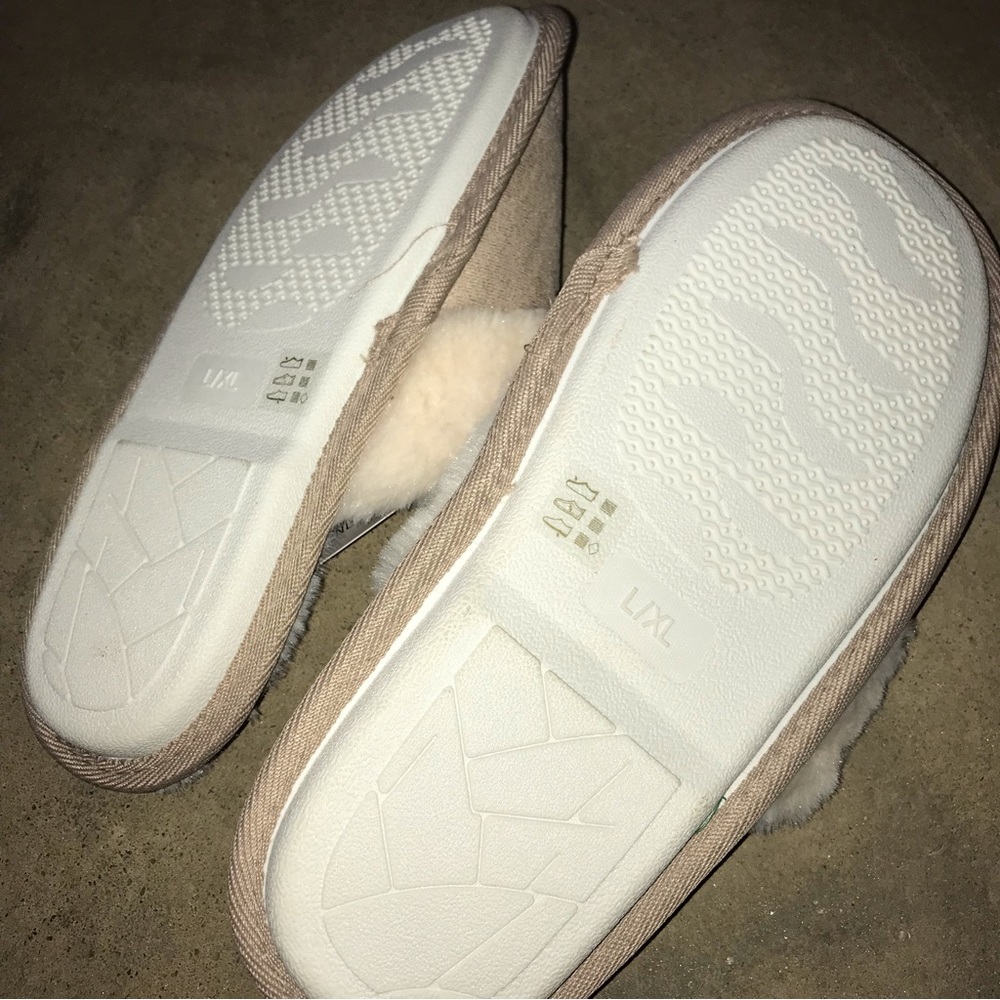 Chinese Laundry Furry Lined Slippers NWT - Picture 2 of 6